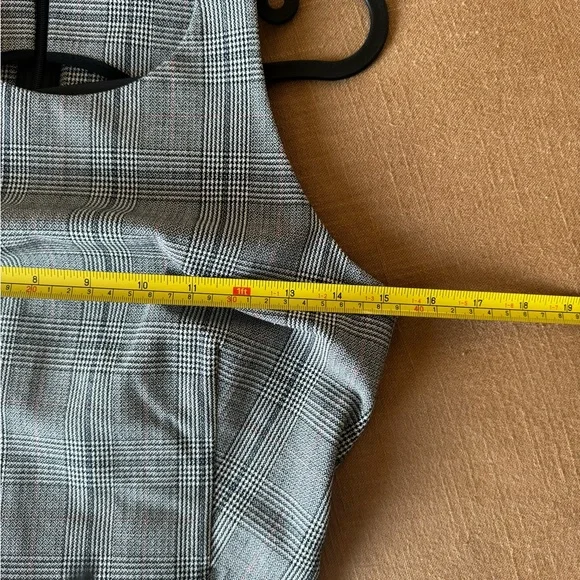 BR FITTED WORK DRESS - Picture 3 of 7